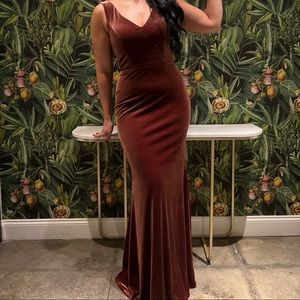 Revelry Dakota Velvet Dress
Color: Terracotta - 606, Size: 4